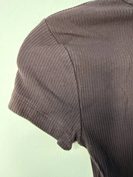 H&M Ribbed Dark Brown Fitted Tee XS Soft Stretch Short Sleeve Basic Neutral - Picture 3 of 3